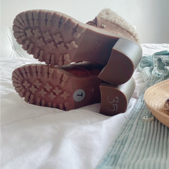 GBG Los Angeles lace up faux fur boots - Picture 3 of 13